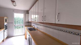 Casa adossada a Umbrete. Adosado en venta en los pintores, 4 dormitorios.
