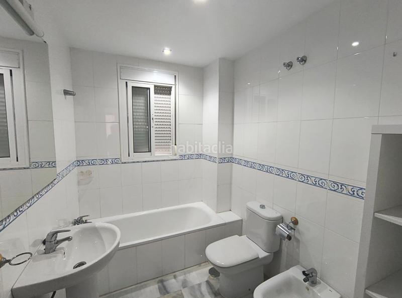 Foto 21d43d57-ad3f-43aa-b50e-9c161e8dcaed. Maison jumelée avec parking dans Pilas