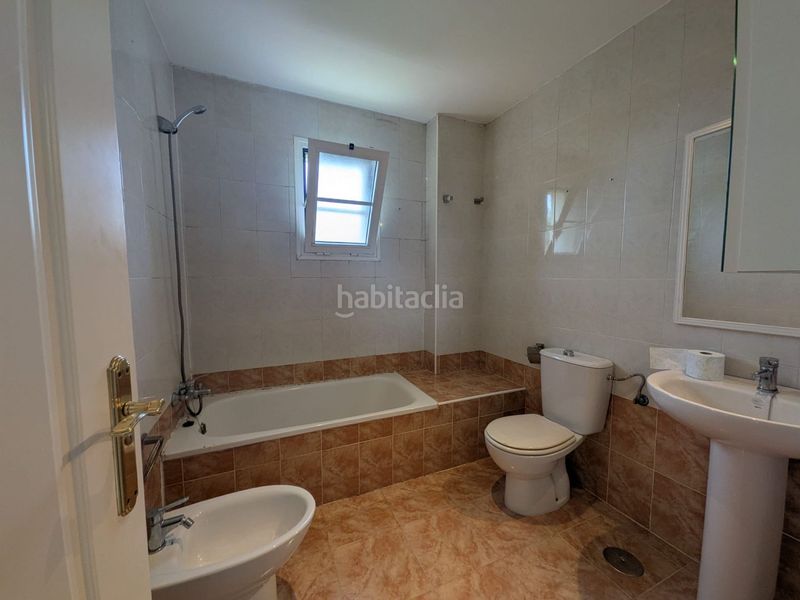 Foto 2e7d9710-b94d-4ae3-865e-8091d1492b4b. Casa adossada amb aparcament a Aznalcázar