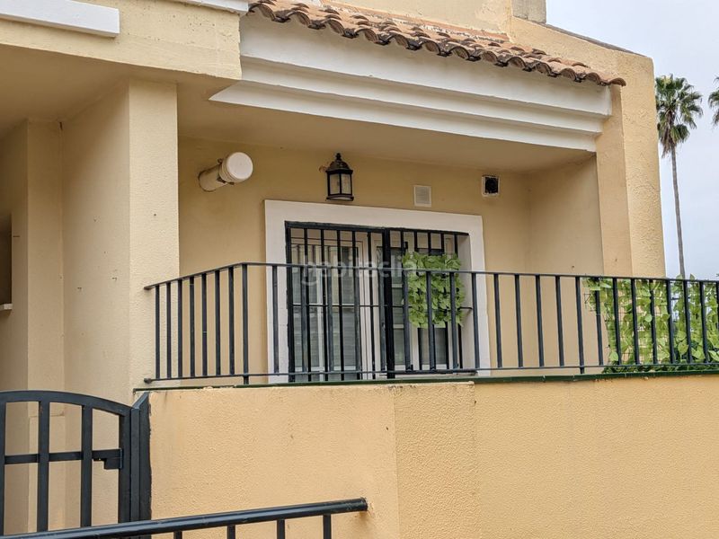 Foto 30022fec-152b-4a26-8440-e8ca4f80e859. Casa adossada amb aparcament a Aznalcázar