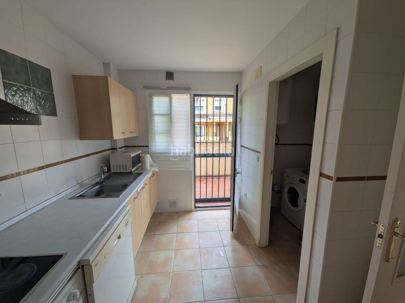 Foto 70c867dd-13f1-4b16-b088-2fb617e2a8bd. Casa adossada amb aparcament a Aznalcázar