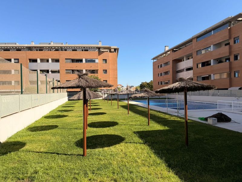 Foto f1249c73-093b-45d5-8607-df0d3ab79e83. Pis amb aparcament a Nuevo Bulevar Mairena del Aljarafe