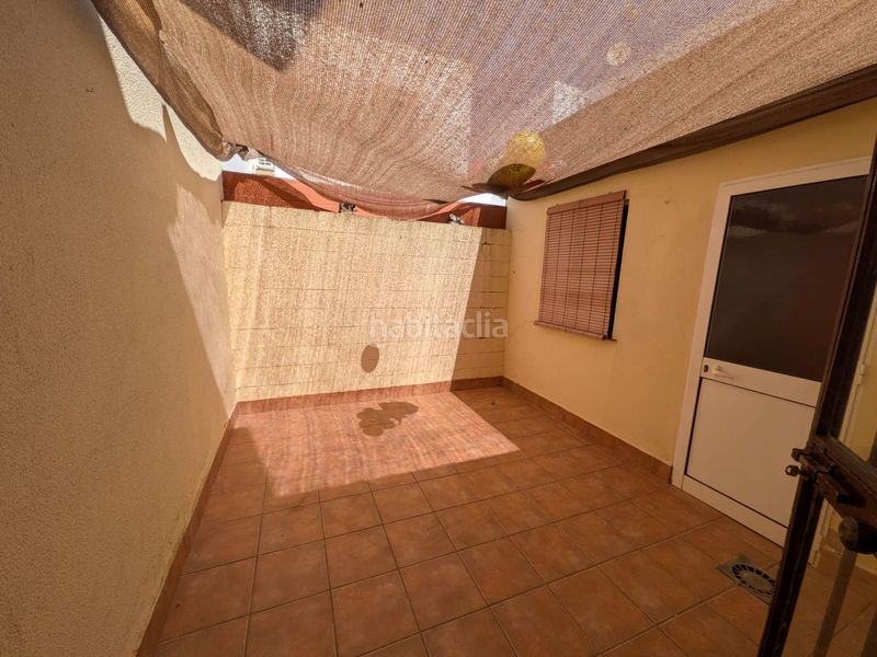 Foto b6b2787c-816c-4507-ba09-a1c215097889. Casa adossada amb aparcament a Benacazón