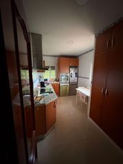 Chalet à Las Almenas. Chalet en venta en las almenas, 8 dormitorios.