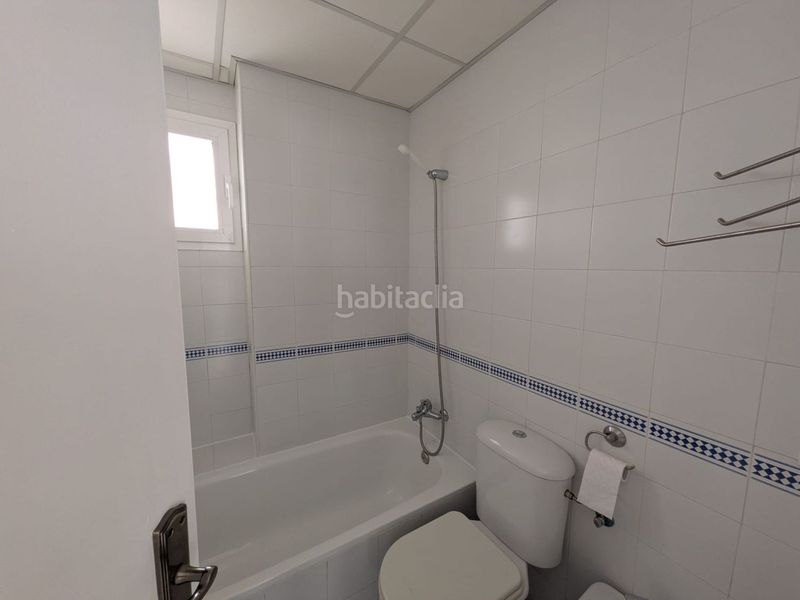 Foto c5979aa0-dd22-4ae3-a3ff-fe92490fbc86. Casa adossada amb aparcament a Benacazón