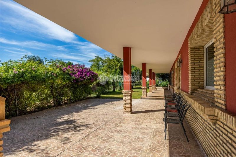 Foto 011b0c4f-1e92-4234-b8ee-d44a2f8c552e. Casa a Valencina de la Concepción