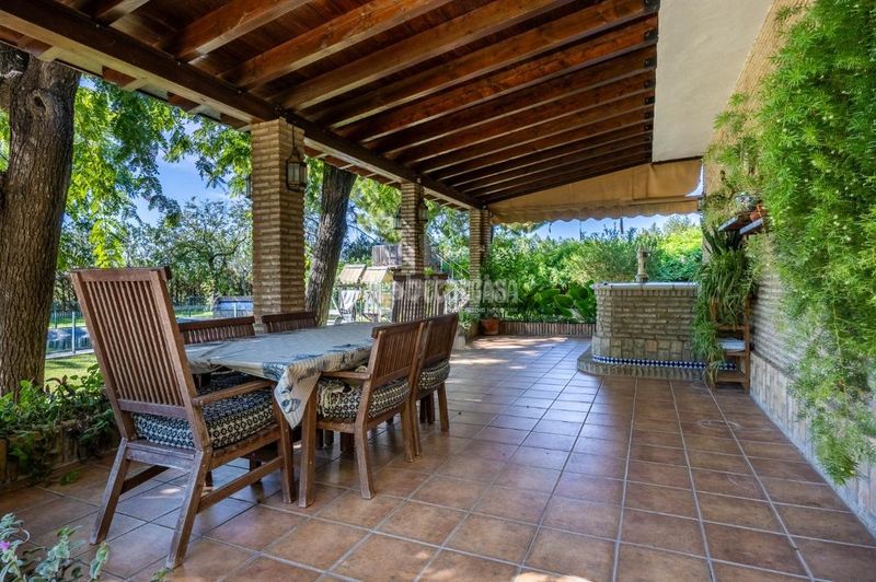 Foto 65ec8674-831d-40d1-a9fd-15a5668fbab0. Casa a Valencina de la Concepción