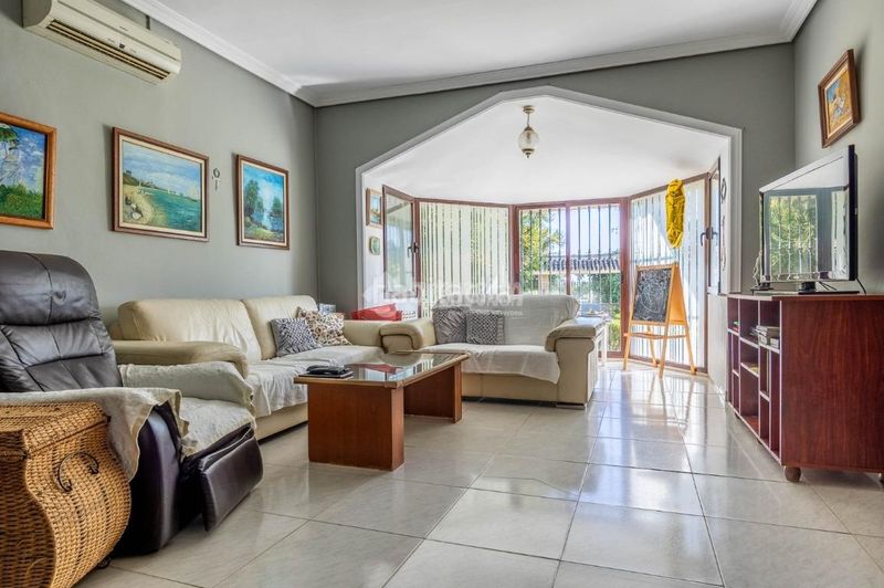 Foto b2888752-9f6b-4894-ace4-025242bd2883. Casa a Valencina de la Concepción