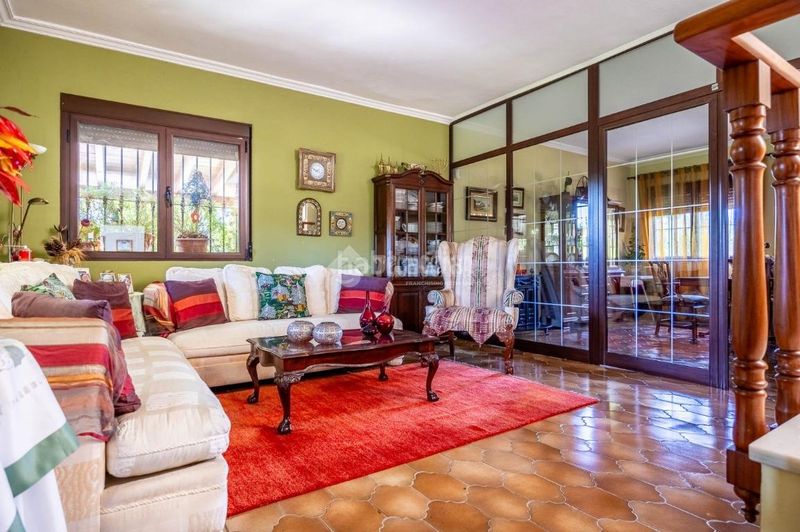 Foto f1914ac4-8eca-4cca-a55c-01ebf1b4033b. Casa a Valencina de la Concepción
