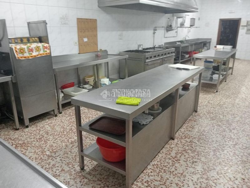 Foto 0585c3a8-5df5-4bec-bc33-7165f20bd6a1. Local comercial amb calefacció a Humanes de Madrid
