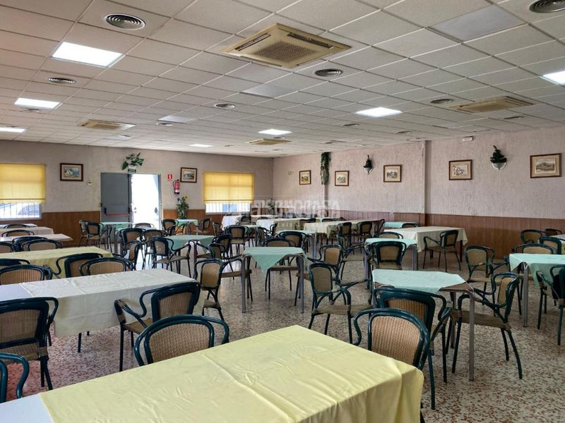 Foto 6fc6b382-2a03-4f74-8080-1b194f26e826. Local comercial amb calefacció a Humanes de Madrid