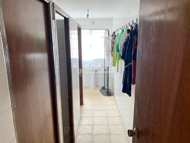 Foto faeed260-a90f-4cbc-9389-f9601015d7d5. Local comercial amb calefacció a Humanes de Madrid