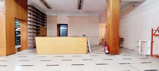Local commercial  Calle garcía lesmes. El lienzo de 252 m² donde nacerá tu próximo éxito en el corazón