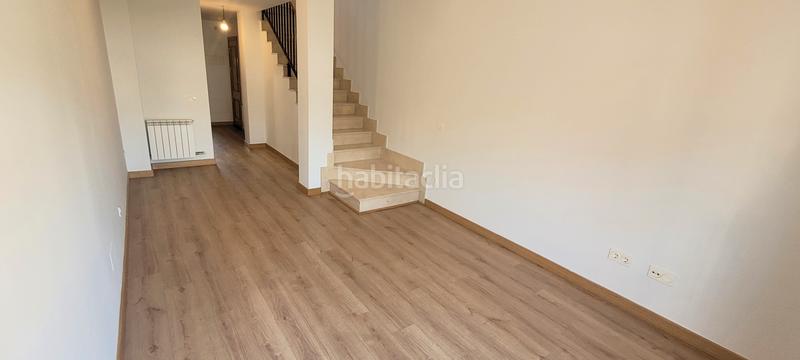 Foto b0bc1ec4-d0a3-418d-8e40-36fbb8ac5a31. Alquiler dúplex en calle lagunajo 1 dúplex lleno de luz y posibilidades en el centro . garaje y trastero. en Cigales
