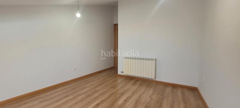 Foto bac057b0-e0ef-4dff-9792-a70c9fee9004. Alquiler dúplex en calle lagunajo 1 dúplex lleno de luz y posibilidades en el centro . garaje y trastero. en Cigales
