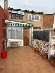 Casa adossada  Carrer del raval alt. Casa de 471 m2 con garaje, terraza y opción de 2 viviendas en al