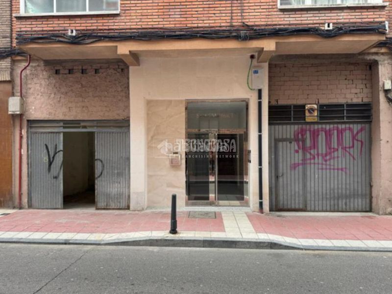 Foto 27be5f0e-23a3-47ea-a829-9d1b4722acc9. Aparcament cotxe a Delicias Valladolid