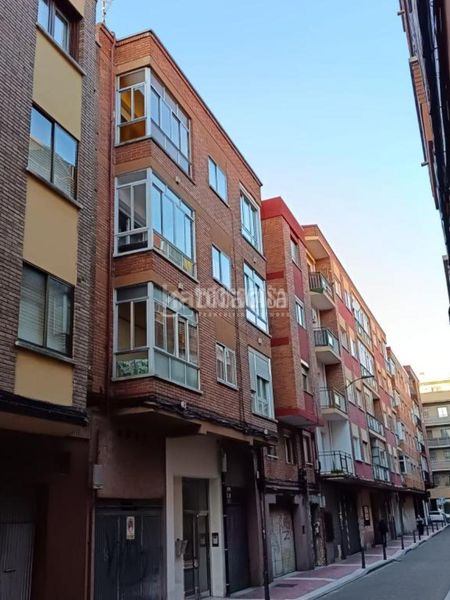 Foto d1e64834-8004-46c7-84f6-3c93fca72cf9. Aparcament cotxe a Delicias Valladolid