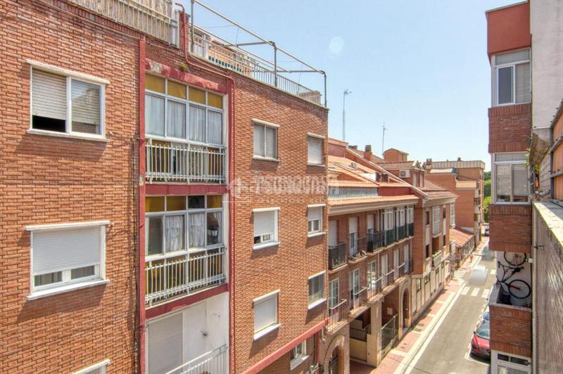 Foto 9e3b283f-3c82-4fe6-a78a-fd43c8a2881a. Piso  en venta en Delicias Valladolid