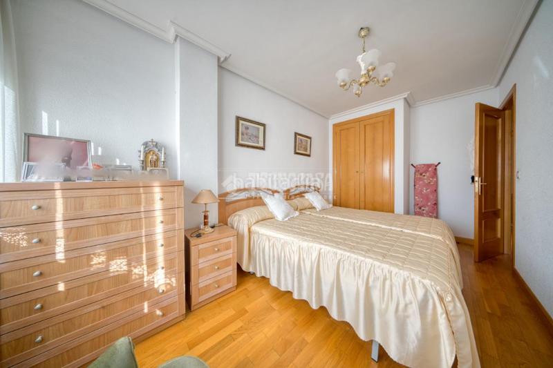 Foto 4bd49d71-a406-48d5-ba28-944d0bf06df0. Pis amb calefacció aparcament a Delicias Valladolid