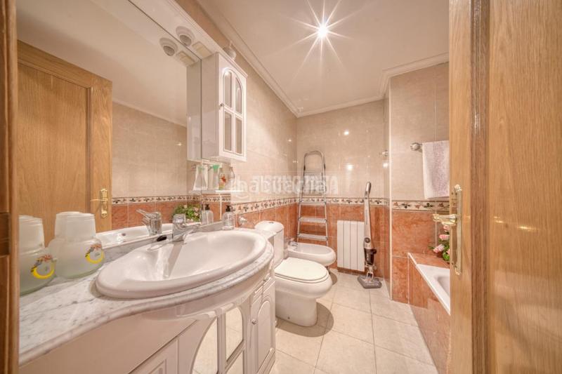 Foto 5ca3ff1a-fed8-4889-8b55-28687cf7fa8a. Pis amb calefacció aparcament a Delicias Valladolid