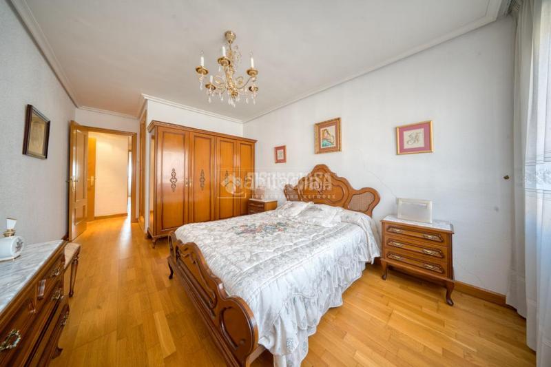 Foto a62a9472-1d8c-49a3-b187-e9b820560b94. Pis amb calefacció aparcament a Delicias Valladolid