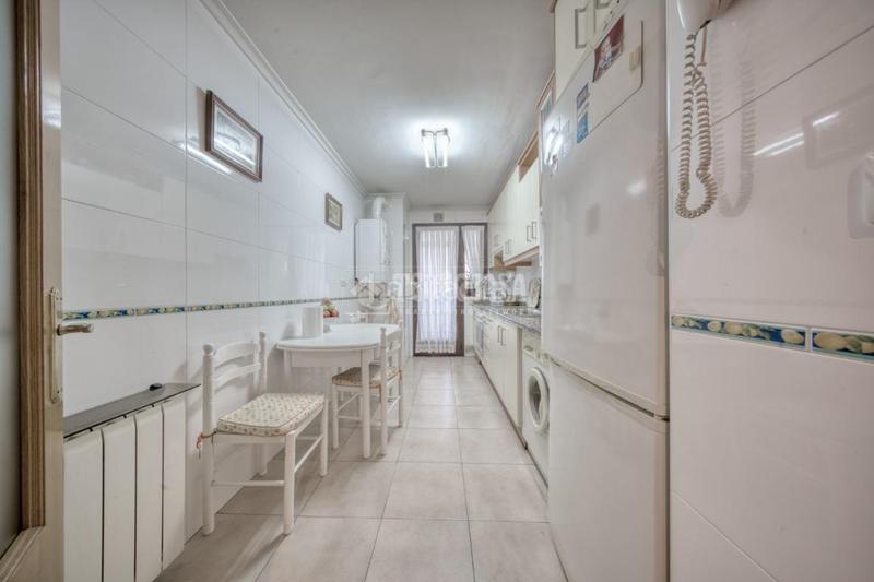 Foto c1c1dc24-2a99-4f36-bd65-1636aac633e9. Pis amb calefacció aparcament a Delicias Valladolid