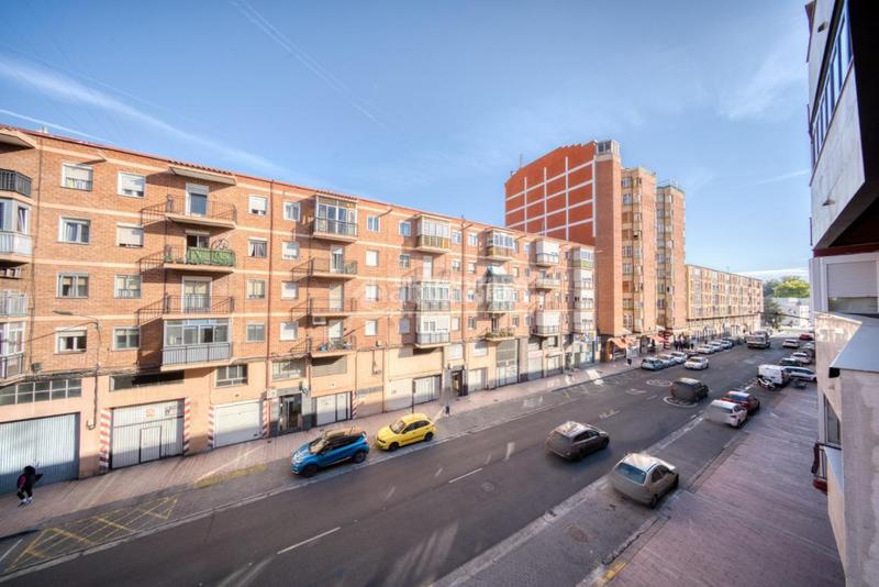 Foto c202ae8b-a826-40a7-88bd-a6dfde5b7d50. Pis amb calefacció aparcament a Delicias Valladolid