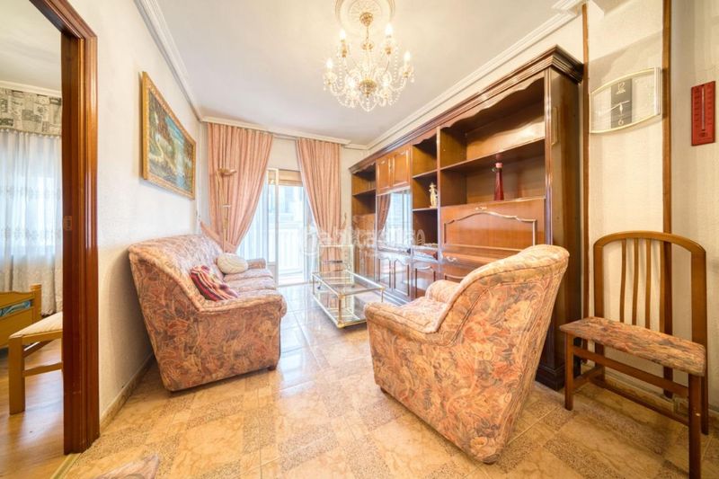 Foto 72b54b98-c1df-42b7-9059-a967471ff2fb. Flat with heating in Delicias Valladolid