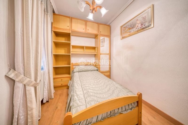 Foto c22611ce-c081-4b44-b8d1-484580d0d397. Flat with heating in Delicias Valladolid