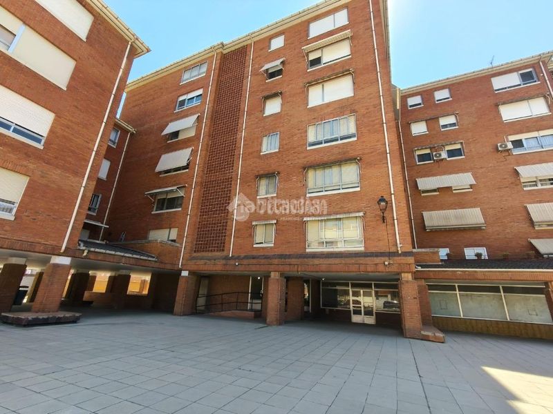 Foto 812f3686-e3ad-4d27-8447-8e8f8feda354. Piso  en venta en Venta de Baños