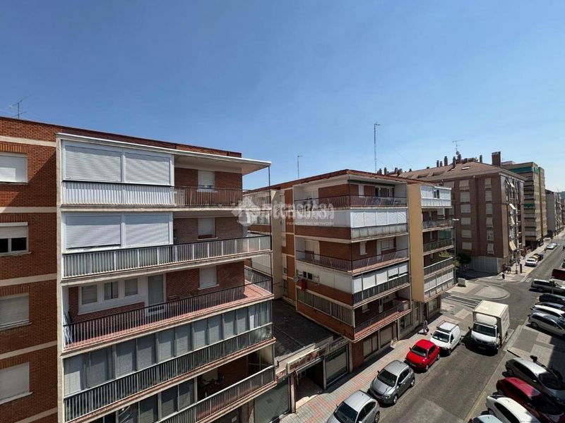 Foto f4960cf6-2981-4a56-8a2b-9e6344ec79e4. Pis amb calefacció a Campo de la Juventud Palencia