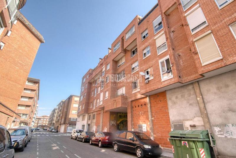 Foto 4d25193d-3103-45c9-8c9f-fd7e54b01ea3. Pis amb calefacció aparcament a Santiago - San Telmo Palencia