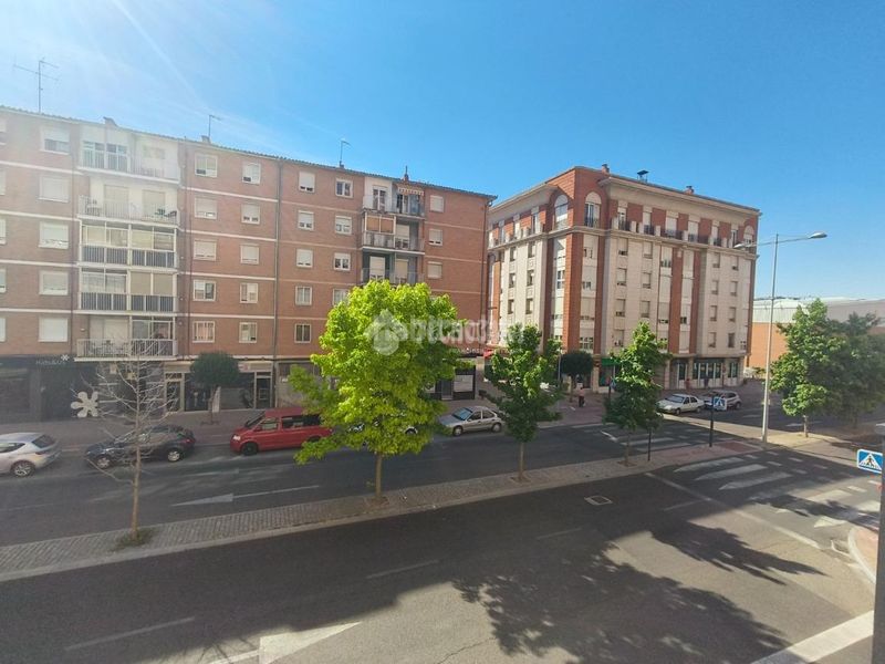 Foto d336cfde-e35a-4fbb-b37c-b2d954b50031. Pis a Campo de la Juventud Palencia