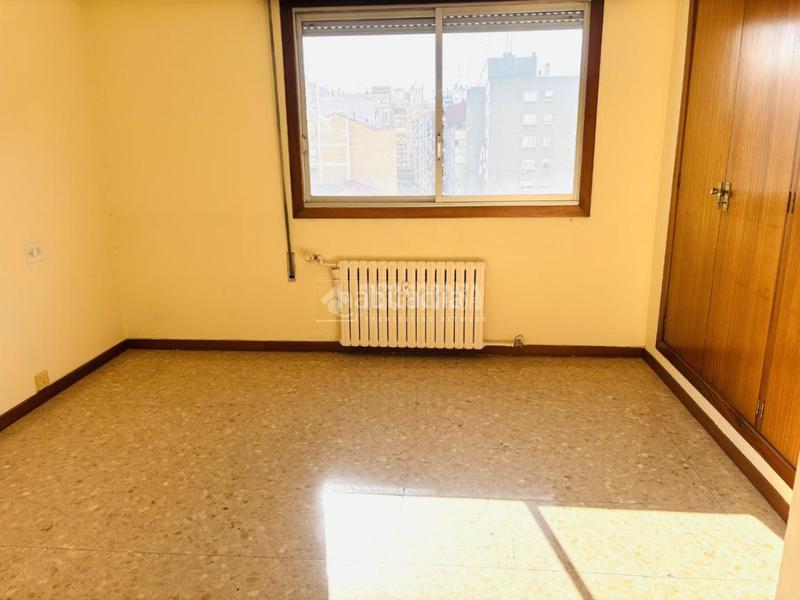 Foto 2f7983bd-022f-4694-bff5-a0982fbaf77d. Flat with heating in Ciudad Jardín - Parque Roma Zaragoza