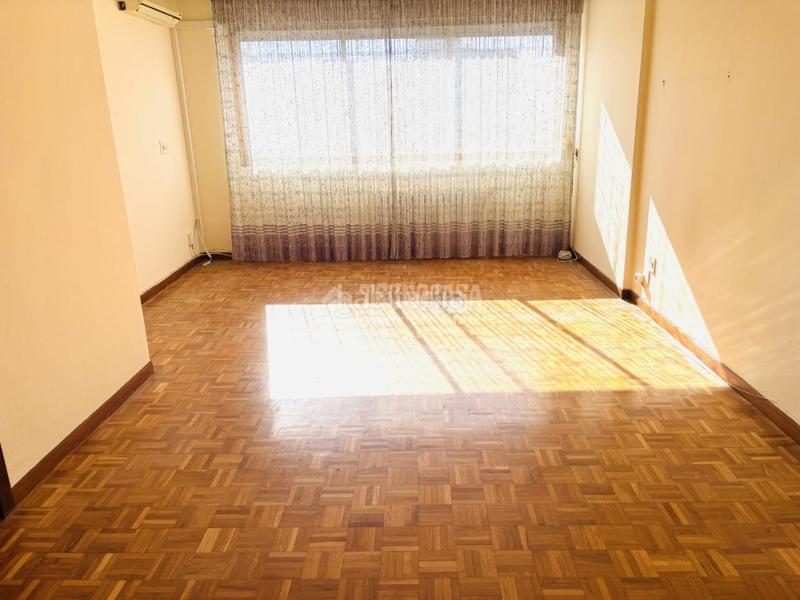 Foto 6989d880-5911-4232-8448-6f98584f25e1. Flat with heating in Ciudad Jardín - Parque Roma Zaragoza