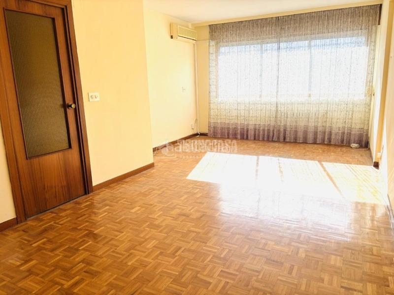 Foto 88441f48-e008-45ef-8e41-fa11db60d279. Flat with heating in Ciudad Jardín - Parque Roma Zaragoza