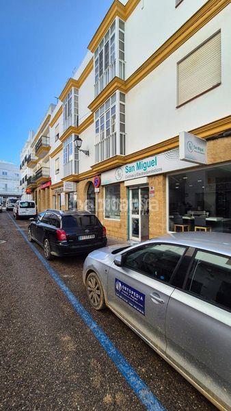 Foto f8424e95-0cbc-4c99-8f25-e3a306f224cd. Local comercial a Conil Conil de la Frontera