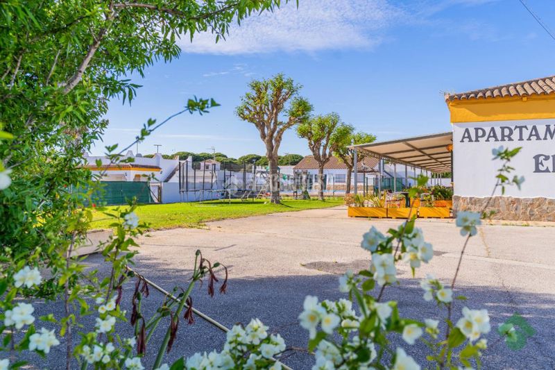 Foto 11228e95-543d-4c24-a5af-4336ba4e92e9. Edifici amb piscina a Conil Conil de la Frontera