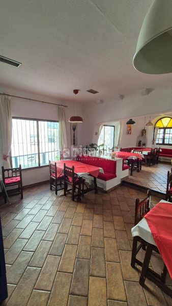 Foto f06b605a-e226-421b-9427-32bfe20278ea. Edifici a Conil Conil de la Frontera