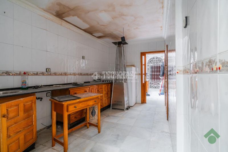 Foto 00b3ef9f-c596-43bd-a098-f60bdb5966e7. Edificio  en venta en Conil Conil de la Frontera