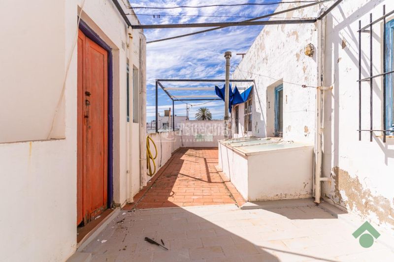 Foto 48ad7509-44dc-41d5-a313-9c1336b9cd1a. Edificio  en venta en Conil Conil de la Frontera
