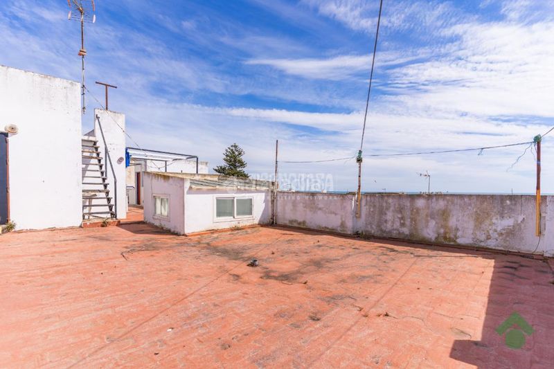 Foto bc5b8299-f4fb-47af-bc31-7f49ed938d1b. Edificio  en venta en Conil Conil de la Frontera