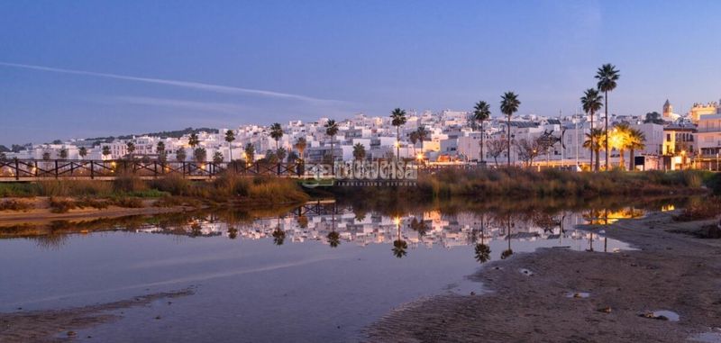 Foto c108e76b-8527-4835-b752-3e4133c24f02. Piso  en venta en Conil Conil de la Frontera