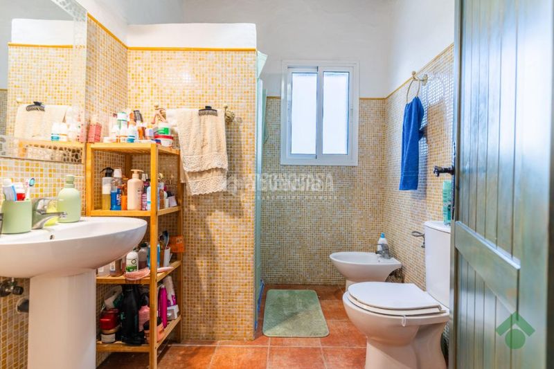 Foto 045b6ea1-db30-44a7-99c3-e0b1b68440b9. Edificio  en venta en Conil Conil de la Frontera