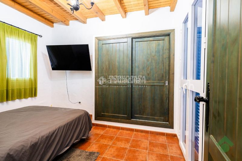 Foto 6f6bb697-d9fe-44df-8fbd-e9efdf90c7d8. Edificio  en venta en Conil Conil de la Frontera