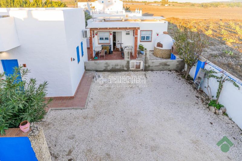 Foto 97753ed4-5cdc-4e5f-b35c-ac7e12c6652c. Edificio  en venta en Conil Conil de la Frontera