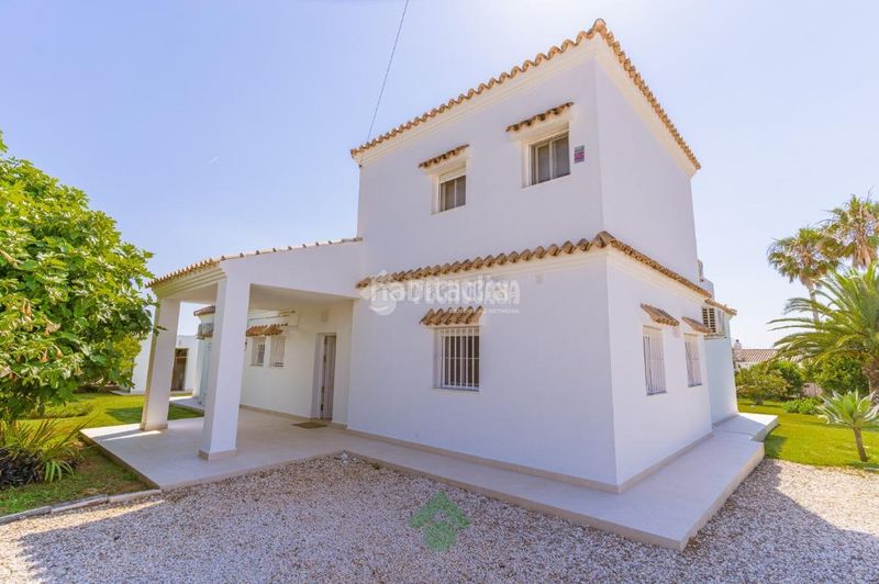 Foto 44d2171a-3895-482a-9c01-b1d10e5186aa. Casa  en venta en Barrio Nuevo Conil de la Frontera