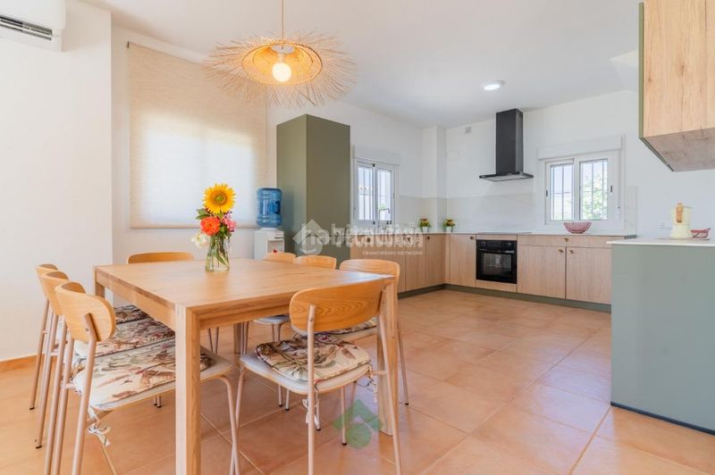 Foto b95ab3de-0962-46fd-a61e-6d0e5cf24395. Casa  en venta en Barrio Nuevo Conil de la Frontera