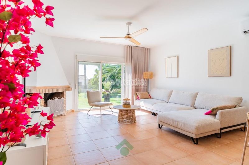 Foto e66860b0-2904-4852-b5b5-470540cb63bc. Casa  en venta en Barrio Nuevo Conil de la Frontera